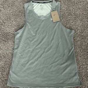 Nike Men’s Sleeveless Training Tank - Light Gray